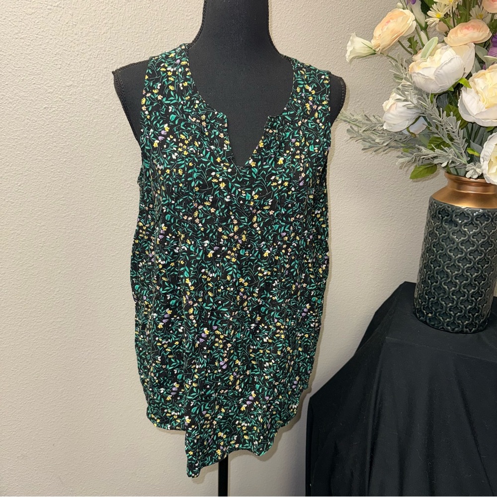 Croft & Barrow Floral Sleeveless Blouse V-Neck Spring Summer Size M